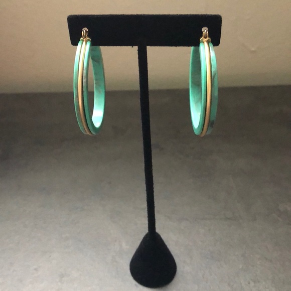 Area hoop earrings - Picture 1 of 5